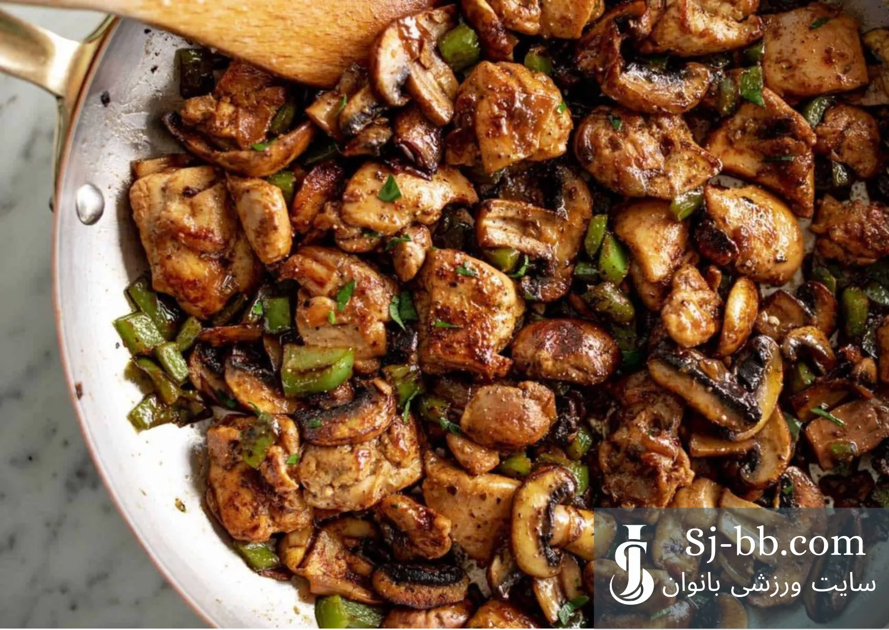 طرز تهیه خوراک مرغ و قارچ