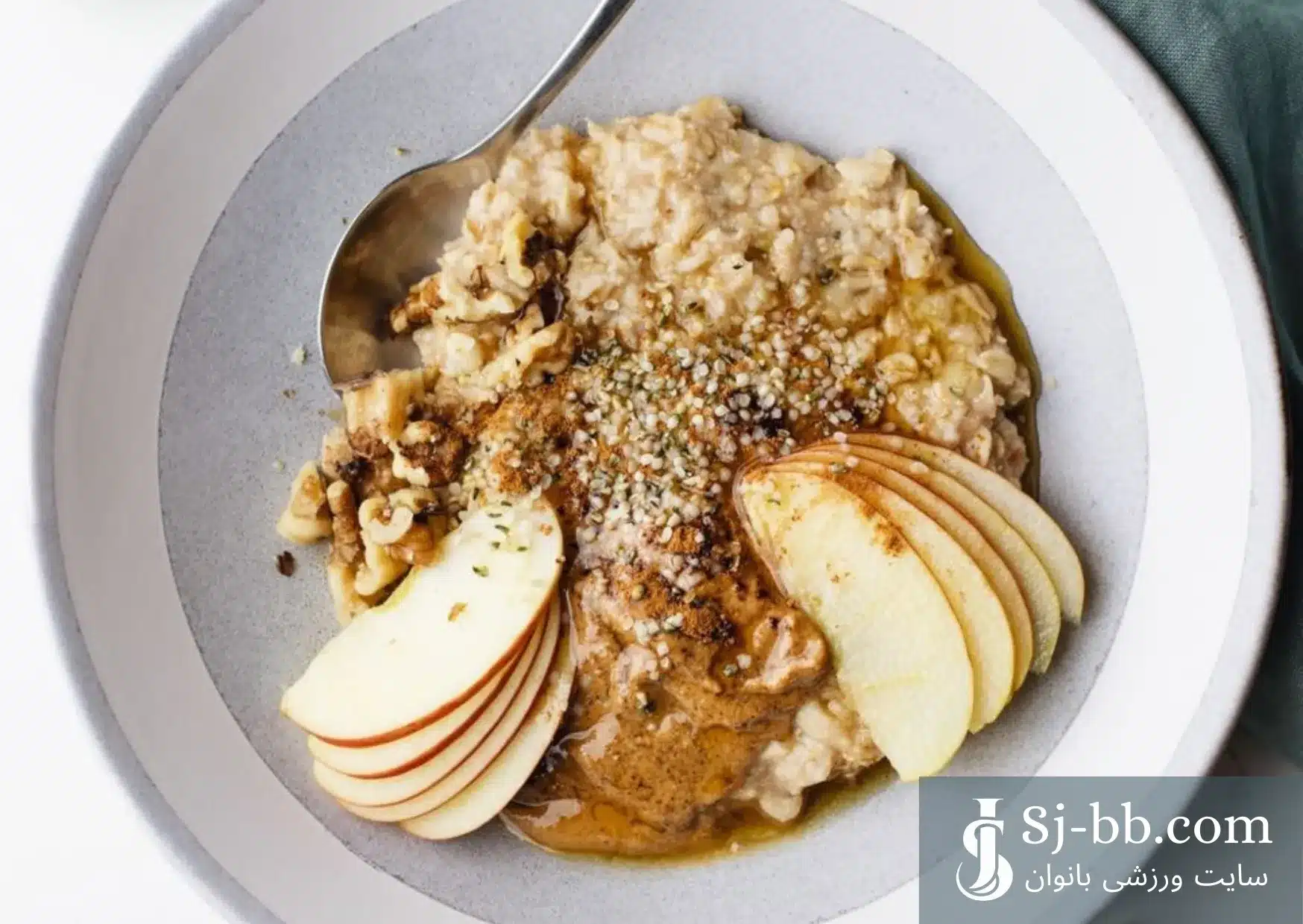 اوتمیل سیب و دانه چیا
