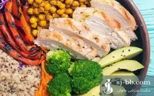 فیله مرغ آبپز با سبزیجات