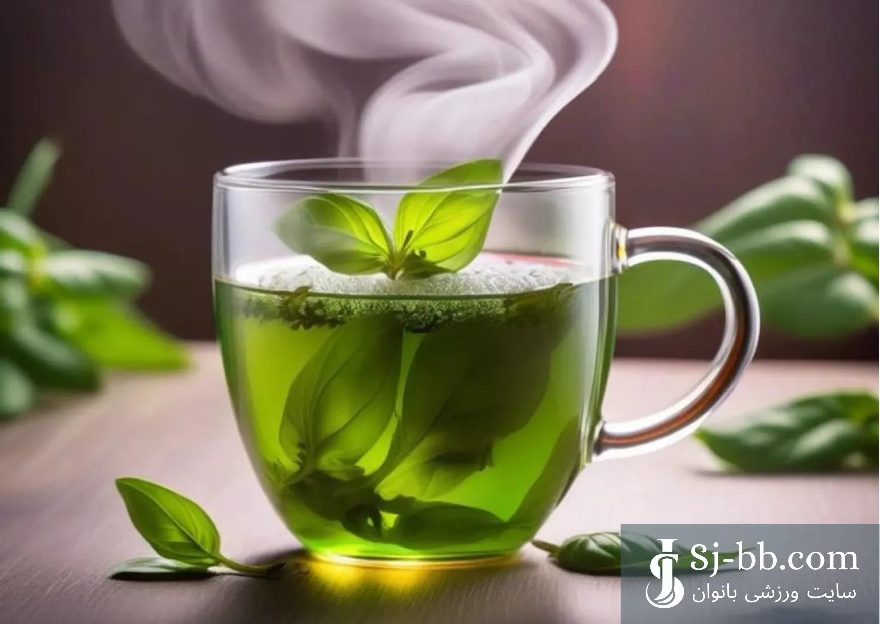 لیوان چای سبز داغ برای لاغری و چربی‌سوزی طبیعی بانوان