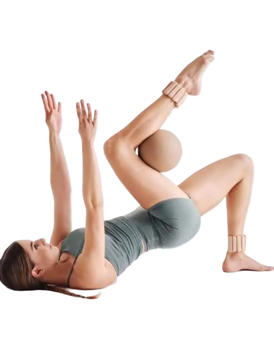 اجرای حرکات پیلاتس با توپ