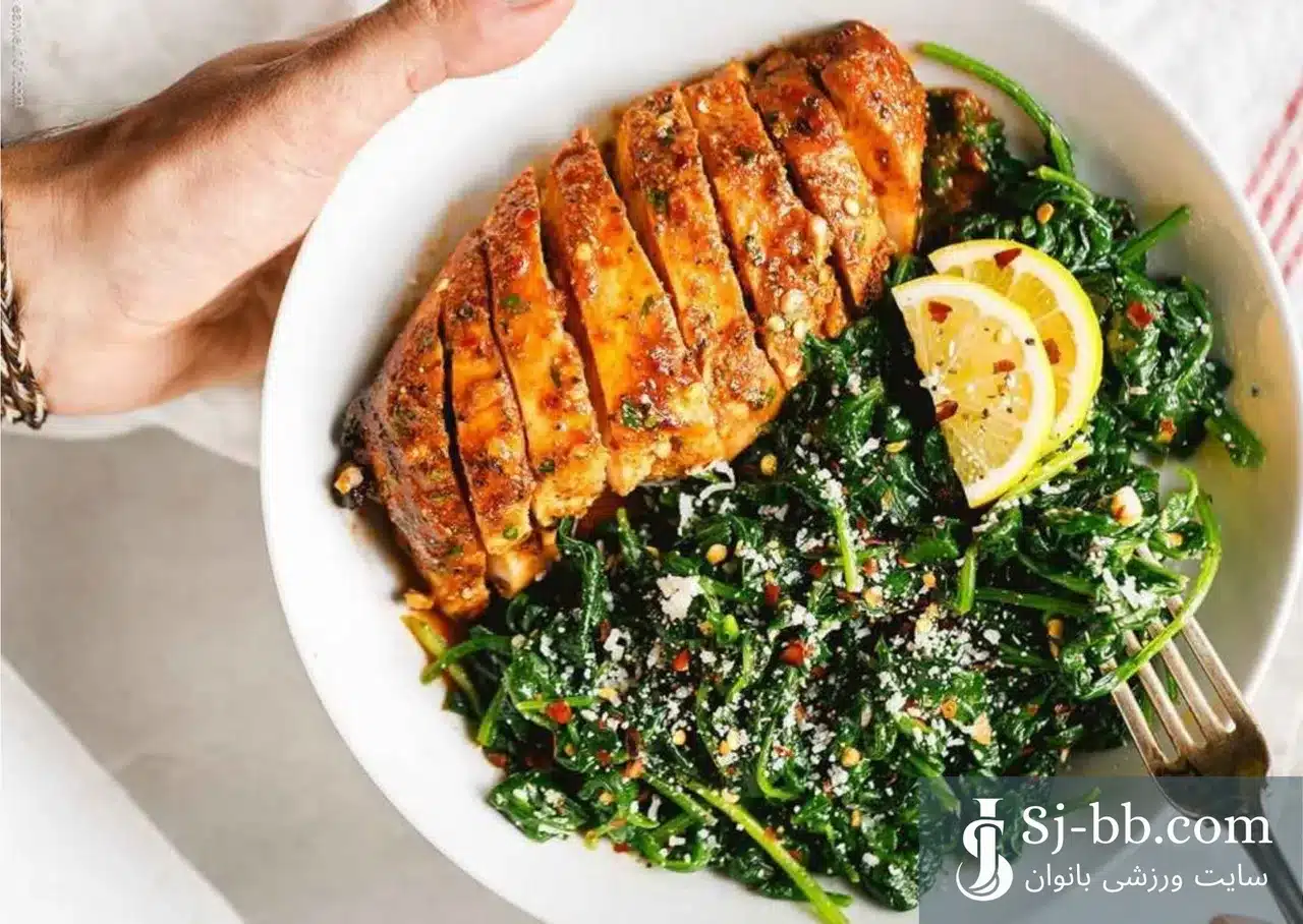 خوراک مرغ و اسفناج