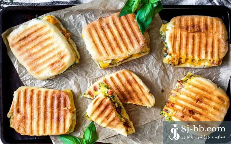 ساندویچ صبحانه رژیمی