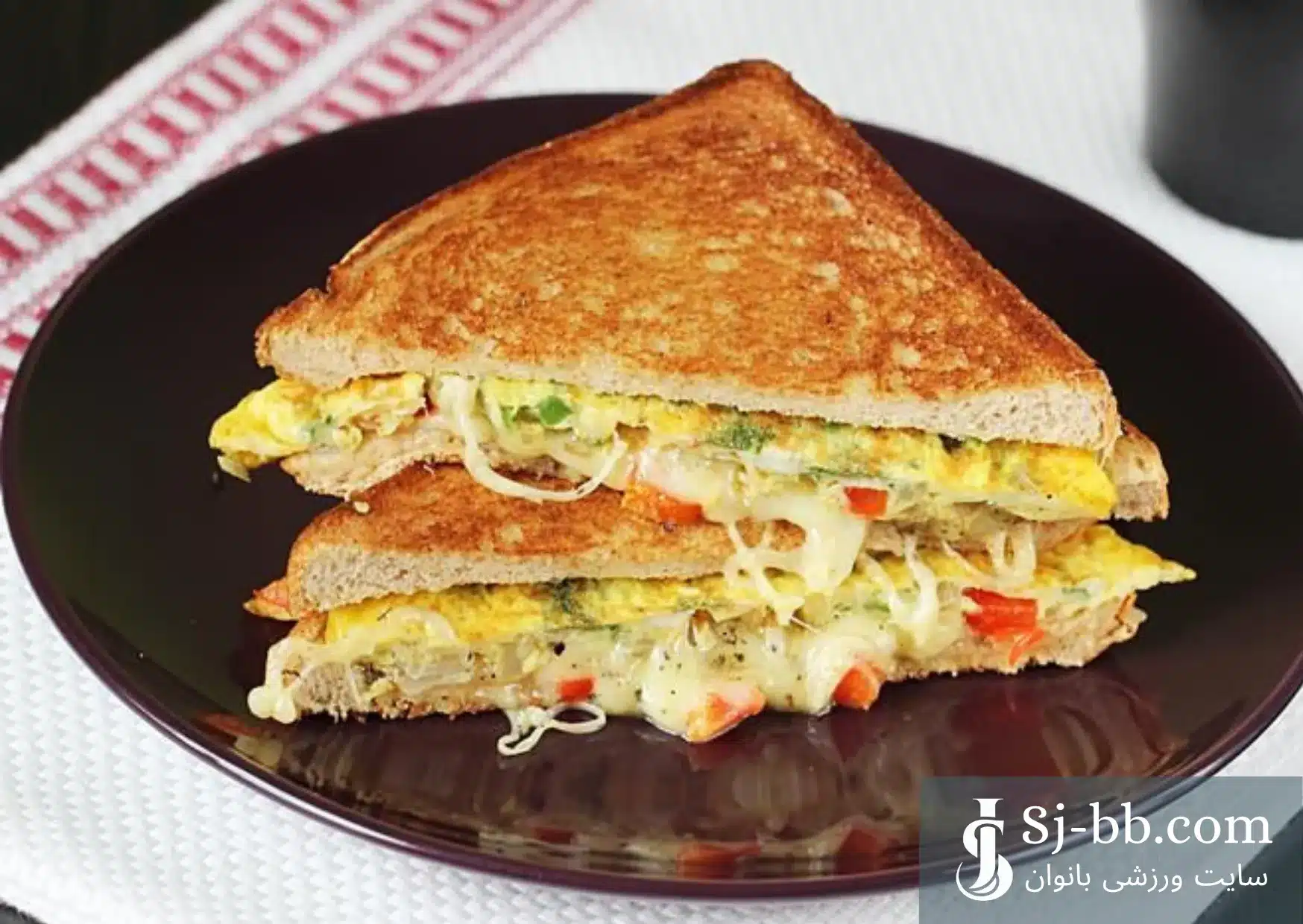 ساندویچ رژیمی املت سبزیجات