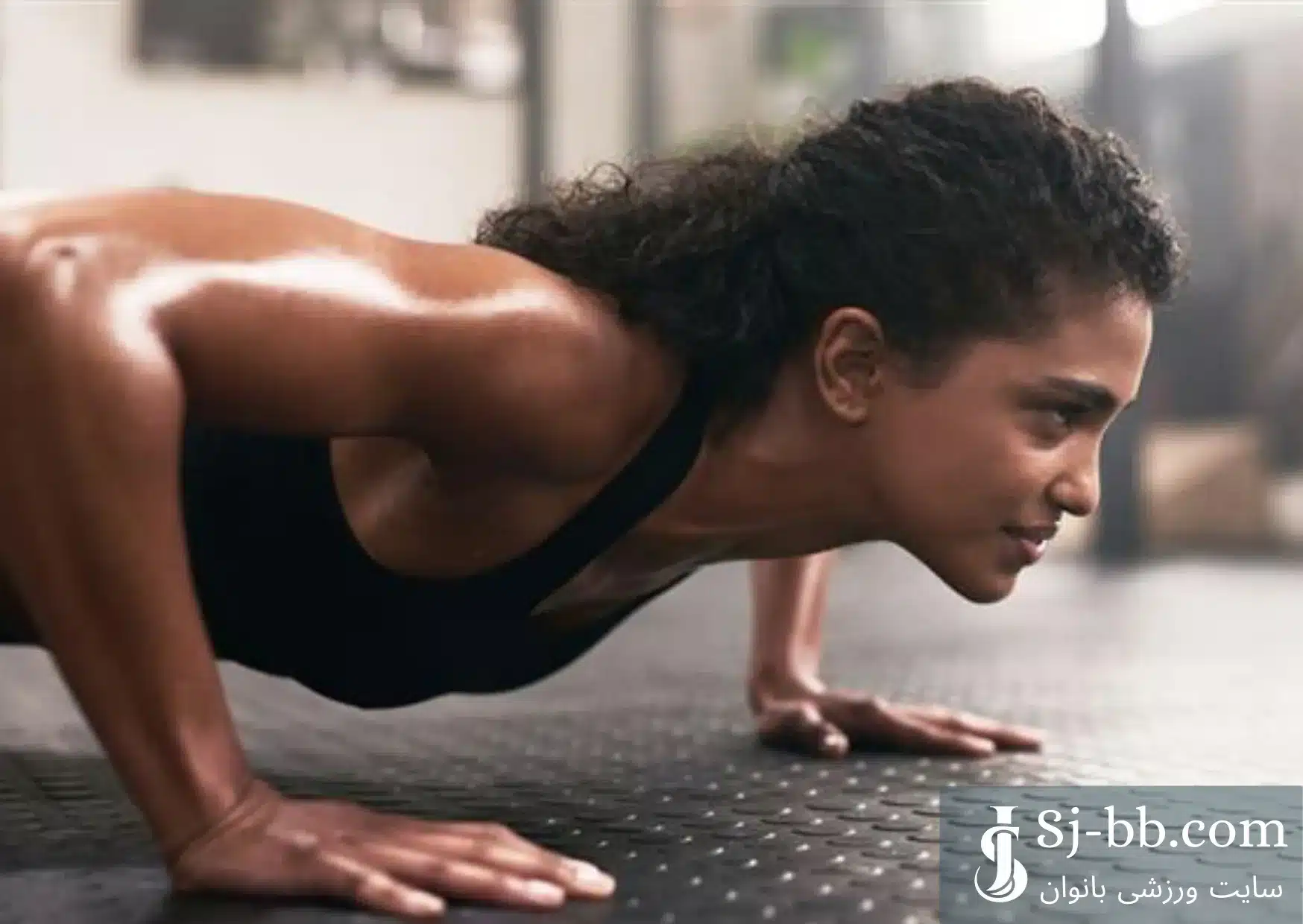 حرکات مؤثر سینه برای بانوان در خانه و باشگاه